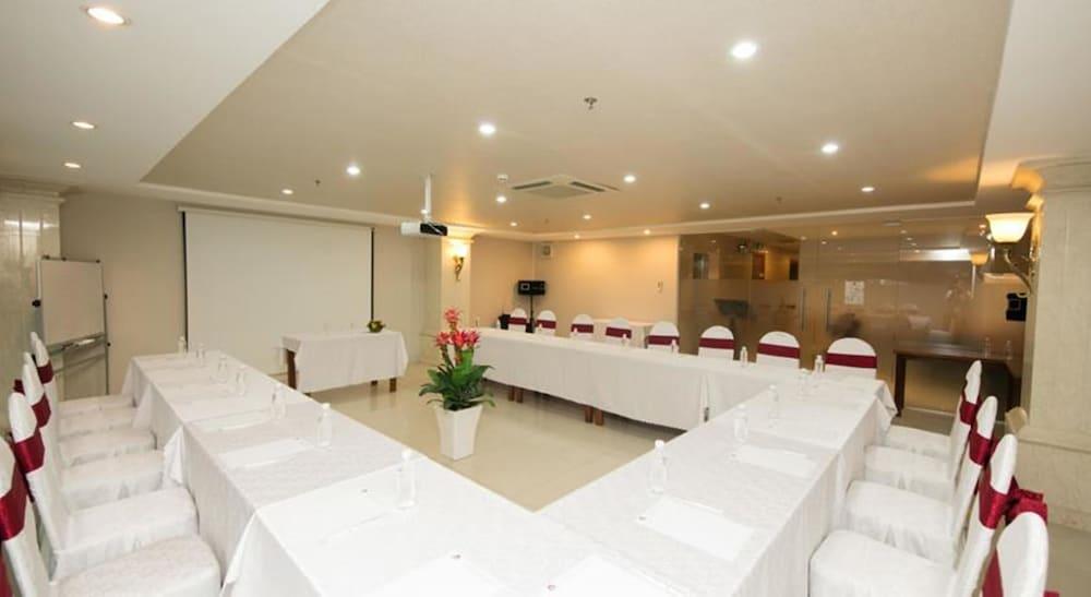 RedDoorz Premium White Lion Hotel Ho-Chi-Minh-Stadt Exterior foto