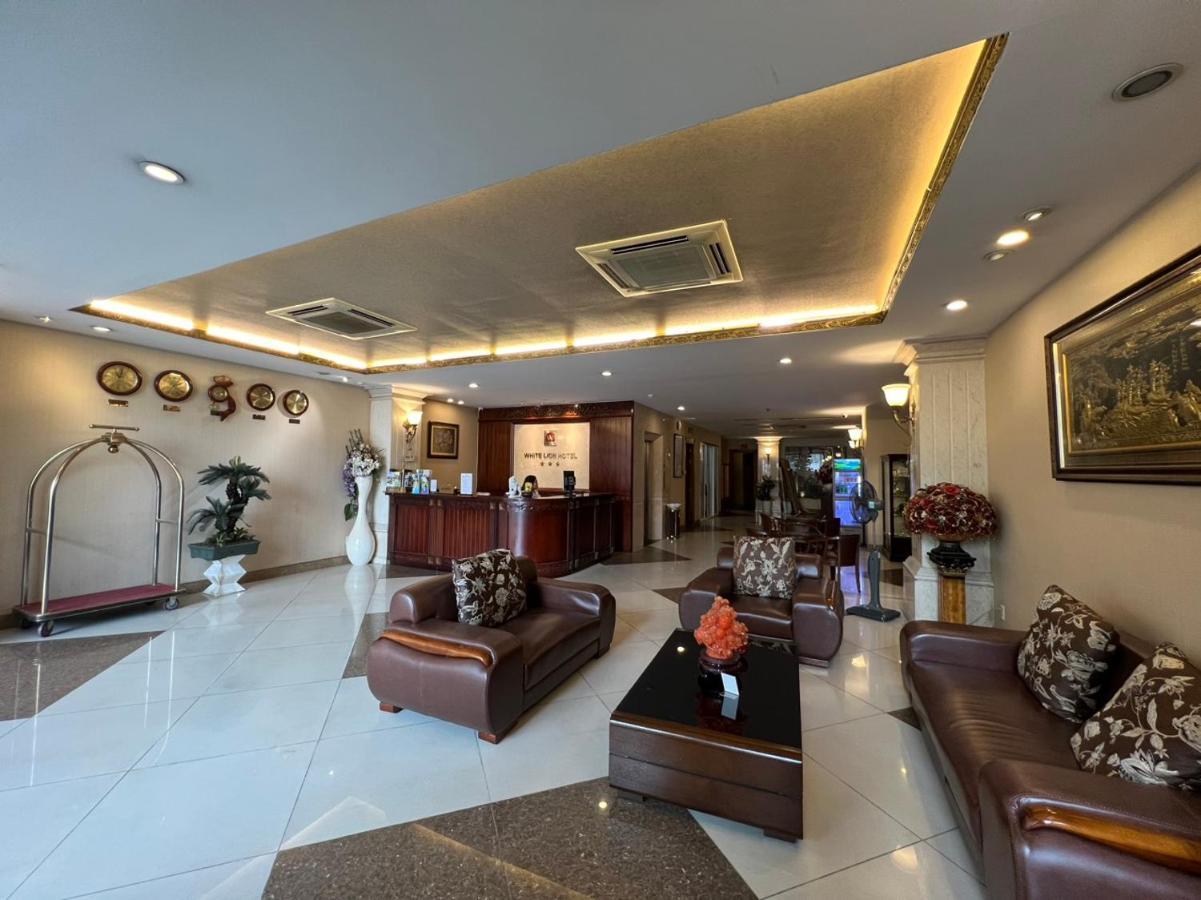RedDoorz Premium White Lion Hotel Ho-Chi-Minh-Stadt Exterior foto