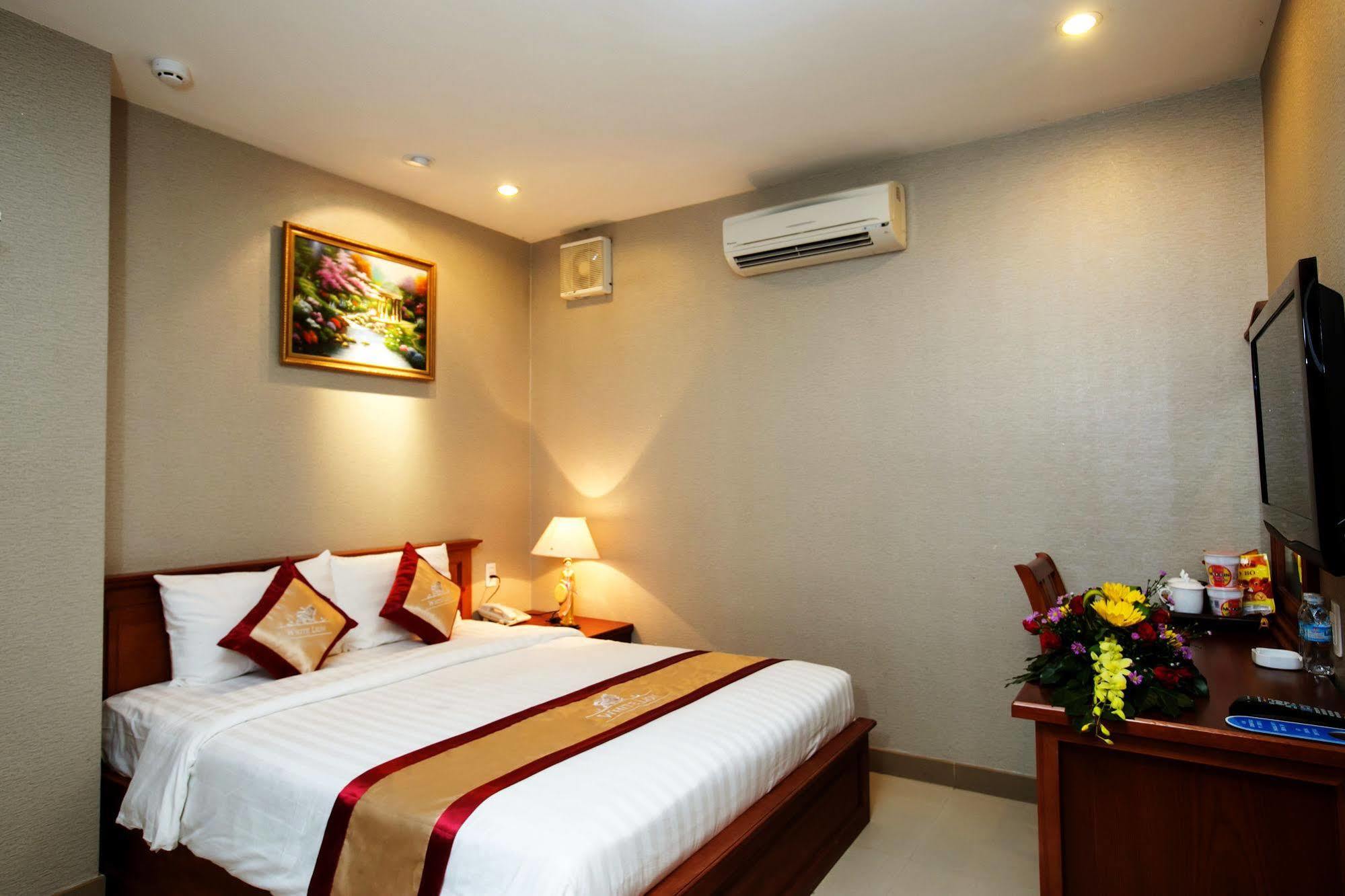 RedDoorz Premium White Lion Hotel Ho-Chi-Minh-Stadt Exterior foto